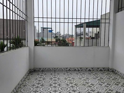 Bán nhà đẹp phúc lợi 30m 5 tầng 3 ngủ khép kín giá 6 tỷ gần trường mầm non phúc lợi 4