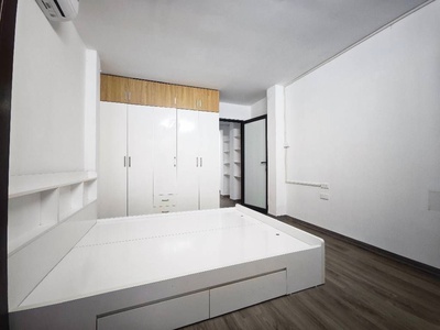 Tập thể bắc nghĩa tân,tầng 2- dt 60m giá 4,46 tỷ-full nội thất, ô tô đỗ cầu thang 3