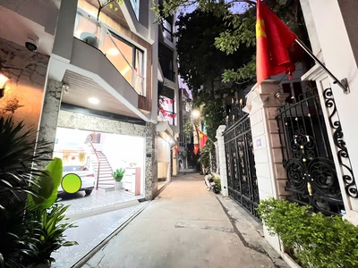 TẤT TAY TRẬN U23 VN - TQ: Bán tháo nhà ngõ 137 Việt Hưng 47m2 x 5T, GIẢM GIÁ  SỐC  ĐỂ CỨU CHỦ 4