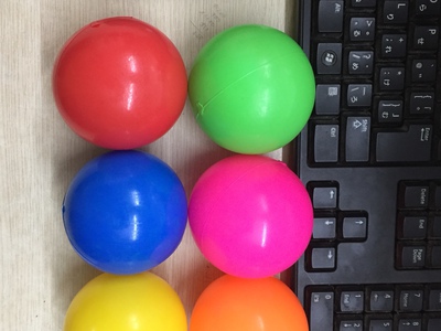 Bóng nhựa mềm nhiều màu cho bé vui chơi 11
