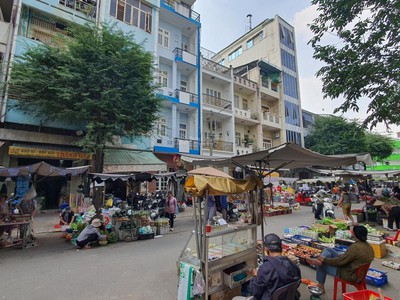 Mặt tiền ngay chợ hòa bình quận 5- 83m vuông vức 3 tầng 4 pn chỉ 28 tỷ tl 0