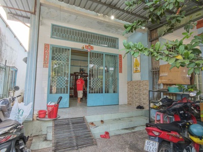 103. nhà 4 triêụ 2 phòng ngủ gần chợ an thới 0