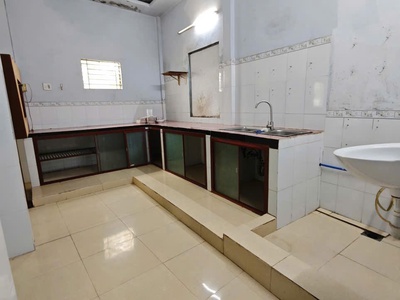 Nhà 4 triêụ 4 phòng ngủ võ văn kiệt nơi có khuôn viên cây cối 3