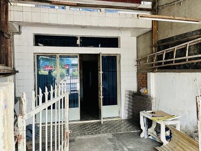 Mặt tiền kinh doanh   đường 30m   đối diện công viên   85m chỉ 12.x tl 3