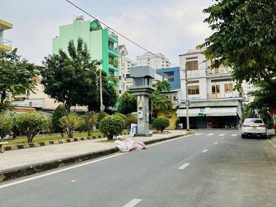 Mặt tiền kinh doanh   đường 30m   đối diện công viên   85m chỉ 12.x tl 1