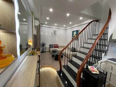 Linhhk bán nhà lô góc phố đào duy từ 3 thoánggiá tốt 2