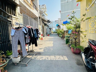 Bán nhà đường số 9, phường linh tây, thủ đức, tp hcm. dt 76m2, cấp 4,  sổ hồng,  giá 4.1 tỷ 4