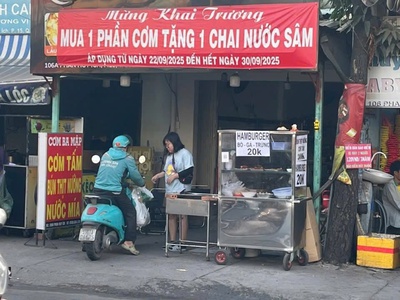 Vì gia đình có việc nên cần sang lại quán, quán đang kinh doanh ổn định 1