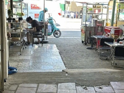 Vì gia đình có việc nên cần sang lại quán, quán đang kinh doanh ổn định 2