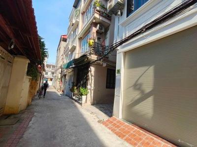 Bán nhà phúc lợi long biên dt 48m2 lô góc mặt tiền rộng  vài bước ra phố 0