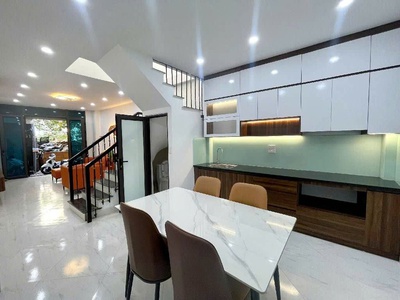 Nhà xây mới chỉ 2x, oto đỗ cửa 1