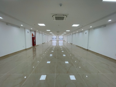 Cho thuê Tòa Văn Phòng 9 Tầng Mặt Phố Ngô Gia Tự.  DT 315m2, MT 8.3m nở hậu. Giá 150 TỶ 2