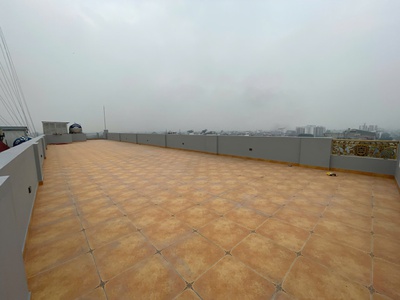 Cho thuê Tòa Văn Phòng 9 Tầng Mặt Phố Ngô Gia Tự.  DT 315m2, MT 8.3m nở hậu. Giá 150 TỶ 12