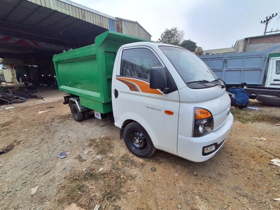 Cần bán xe chở rác 1