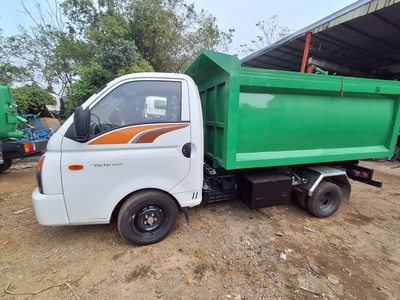 Cần bán xe chở rác 2
