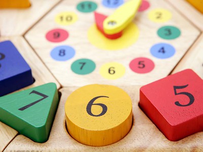 Đồng Hồ Bằng gỗ lắp ráp thử thách trí tuệ bé yêu vì sao cần có trong tủ đồ dạy học các bé 2