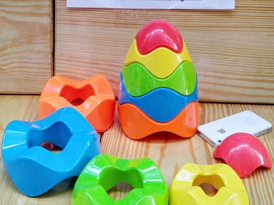 Tháp Nhựa nhiều tầng vui nhộn học màu, học hình, học đếm và so sánh, khi lắc có tiếng hạt gạo rơi 3
