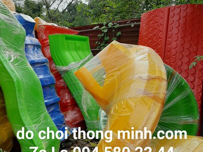 Tìm đối tác giao buôn các loại máng trượt, cầu tuột, riêng chỉ máng không chân sắt cho các xưởng sắt 16