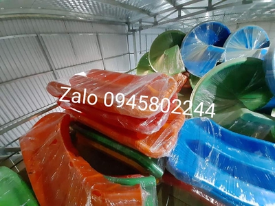 Tìm đối tác giao buôn các loại máng trượt, cầu tuột, riêng chỉ máng không chân sắt cho các xưởng sắt 12