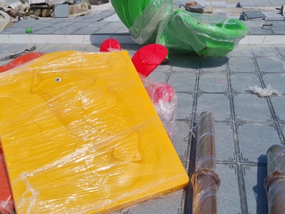 Tìm đối tác giao buôn các loại máng trượt, cầu tuột, riêng chỉ máng không chân sắt cho các xưởng sắt 8