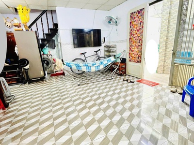 Nhà 36m2 ngang khủng 7.6m vài bước ra mặt tiền hưng phú p9q8 1