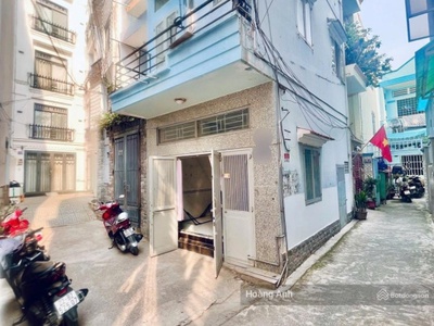 Chính chủ bán nhà 2 tầng ở đường  dương quảng hàm, hẻm thông, 3 phòng ngủ giá chỉ 4 tỷ còn bớt cho 0