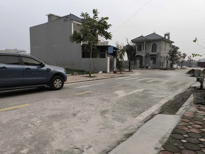 Hiếm   chính chủ bán gấp lô đất siêu vip - vị trí kinh doanh đẹp có 1-0-2. giá chỉ 3xtr/m 2