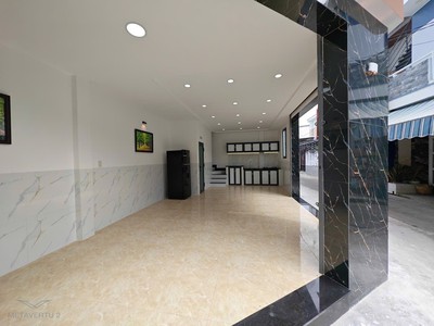 Bán căn góc nhà mới 2 tầng đường ô tô hương lộ ngọc hiệp 1