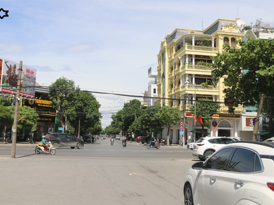   đón đầu metro  mặt tiền dương thị giang q12   300 m2   ngang 10m bề thế   quỹ đất vàng kinh 0