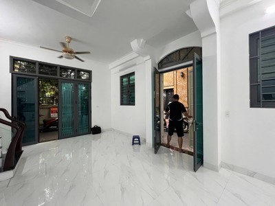 Phố đẹp vương thừa vũ. lô góc-36,5m 4tầng-gần trường, chợ-ôtô vào nhà-kinh doanh-13,8 tỷ 1