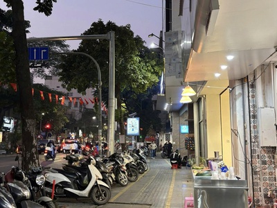 Sang nhượng/cho thuê mặt bằng kinh doanh   phố huế, trung tâm hà nội 3