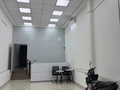 Cho thuê nhà 516 cộng hòa p13 q.tân bình 1 trệt 3 lầu 1