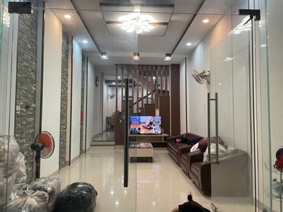 Bán nhà 3 tầng mặt tiền đường Lý Thái Tổ 20m, Vĩnh Hoà, Bắc Nha Trang GIÁ 8,9 TỶ 6