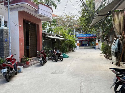 Bán nhà 4 tầng Vĩnh Hải, Bắc Nha Trang ĐƯỜNG 8M GIÁ CHỈ 8,9 TỶ 9