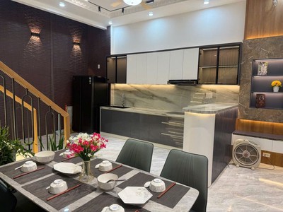 Bán nhà mới 3 tầng hxh bùi quang là 70m2 5.4 13m sát chợ phạm văn bạch nhỉnh 6tỷ 0