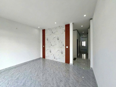 Nhà đẹp hướng đông nam, gần dt768 khu dân cư yên tĩnh, đầy đủ tiện ích, giá còn thương lượng mạnh 3