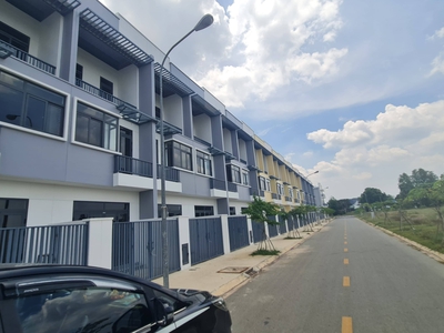 Ở trọ mãi hay có nhà riêng, sở hữu nhà mặt phố chỉ với 439 triệu 2