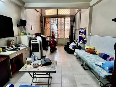 Bán nhà 4 tầng,10m ra mặt tiền đường 3/2,nhà 2 mặt thoáng,50m chỉ 8tỷ50tr g6a1p tl tốt 2