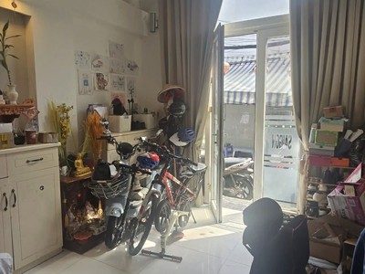 Đề thám - p. cầu ông lãnh- đẹp 4 tầng -  2pn lớn 4wc - trang bị đầy đủ hệ thống camera, loa âm trần 2