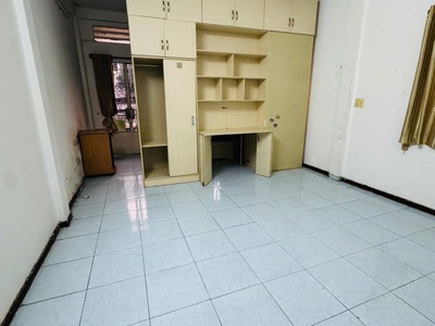 Cho thuê nguyên căn, mt hưng phú, 63m2, mặt bằng   3pn, 15tr 2