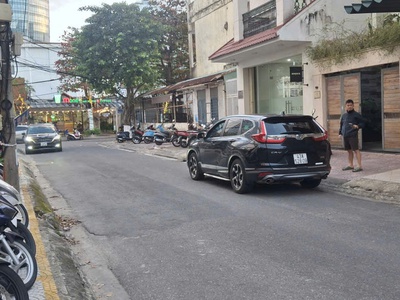 Nhà 3 tầng lô góc mặt bằng kd   trung tâm hải châu   sát tòa nhà trái bắp 3