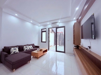 Nhà 3 tầng, đẹp long lanh, mới kính koong thôn gia tân - tổ 11, quang minh. tặng full nội thất 0