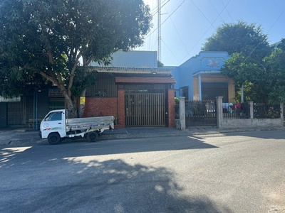 Bán nhà 7m x 14.6m đường âu cơ, lagi giá rẻ 2.8 tỷ kdc nguyễn thái học 1