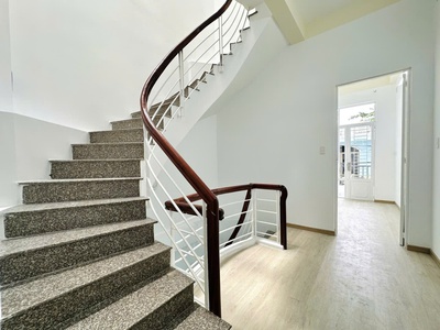 Chính chủ - gấp bán 8.9 tỷ - hẻm 5m - kinh doanh đa ngành nghề - bình thạnh - nơ trang long - xe 1