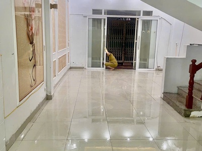 Cho thuê nhà  ngõ thông Lạch Tray , Ngô Quyền . Gia đình , sinh viên ở ghép ok 0