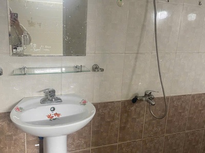 Cho thuê nhà  ngõ thông Lạch Tray , Ngô Quyền . Gia đình , sinh viên ở ghép ok 4