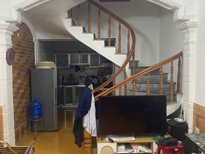 Cho thuê nhà ngõ nông chợ Hàng, Lê Chân . Có điều hòa , nóng lạnh . Gia đình ở lâu dài ok 0