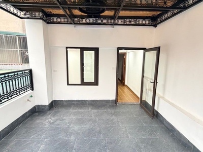 Bán nhà ngọc hà 40m x4 tầng 10,5 tỷ full nội thất xịn,ngõ thông các ngả 4