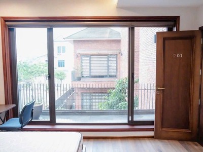 Cho thuê căn biệt thự khu Tây Nam Cường, TP HD, 202.5m2, 3.5 tầng, lô góc, đầy đủ đồ, giá tốt 8