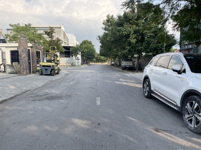 Cần bán 43,8m2 lô góc đất ngõ 213 Ngô Xuân Quảng, Gia Lâm. Đường thông xe 7 chỗ 1